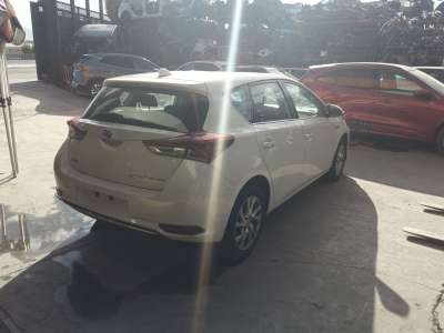 toyota auris (_e18_) 2012-2018 del año 2017
