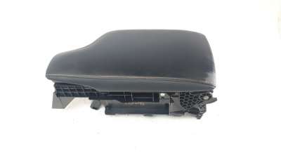 Recambio de apoyabrazos central para lexus rc 2014- referencia OEM IAM 5892024120B0  
