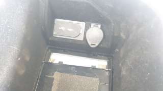 Recambio de apoyabrazos central para lexus rc 2014- referencia OEM IAM 5892024120B0  