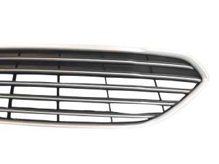 Recambio de rejilla paragolpes central para ford fiesta (ccn) 2012-2017 referencia OEM IAM 1778257 107105705 FD3462001 / 402156A