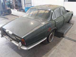 jaguar xj6/12 1986- del año 1977
