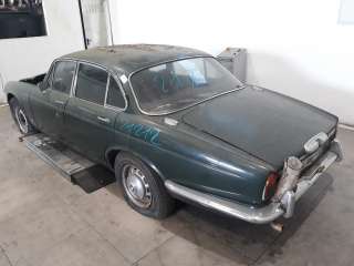 jaguar xj6/12 1986- del año 1977