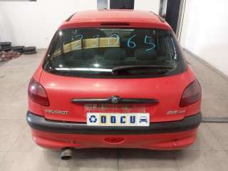 peugeot 206 berlina 1998-2010 del año 2001