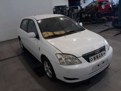 toyota corolla (e11) 1999-2002 del año 2002