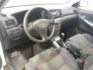 toyota corolla (e11) 1999-2002 del año 2002