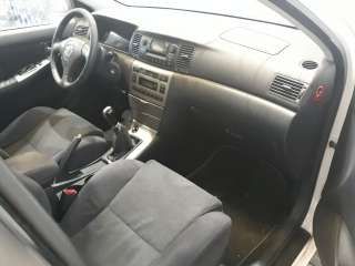 toyota corolla (e11) 1999-2002 del año 2002