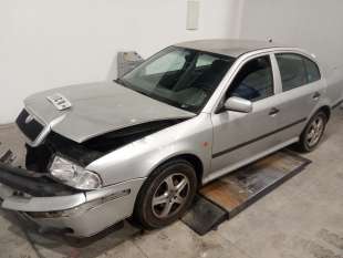 skoda octavia berlina (1u2) 1997-1998 del año 2000 2