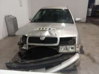 skoda octavia berlina (1u2) 1997-1998 del año 2000