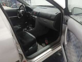 skoda octavia berlina (1u2) 1997-1998 del año 2000