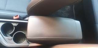 Recambio de apoyabrazos central para kia niro 2016- referencia OEM IAM 84660AT000  