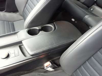 Recambio de apoyabrazos central para lexus is iii (_e3_) 2013- 300h (ave30_) referencia OEM IAM 5892053031C3  