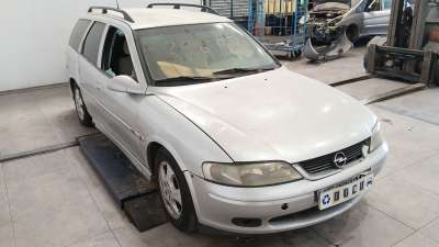 opel vectra b station wagon (j96) 1996-2003 del año 1999