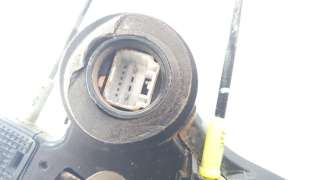 Recambio de cerradura puerta trasera derecha para toyota hilux (kun) 2005-2016 3.0 turbodiesel referencia OEM IAM 690500K040  