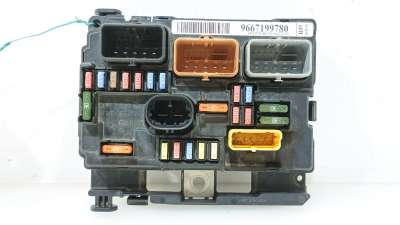 Recambio de caja reles / fusibles para citroën c3 2009-2017 selection referencia OEM IAM 6500HV 9667199780 