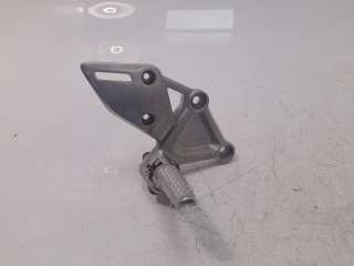 Recambio de estribera derecha para honda cb 650r 2018- referencia OEM IAM 50660MKND50  