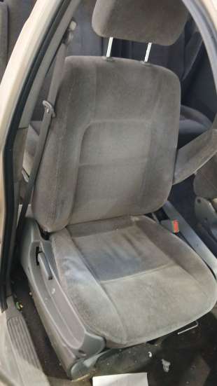 Recambio de asiento delantero derecho para kia carnival ii (gq) 1999-2007 2.9 crdi referencia OEM IAM 2K54A57200B444 2K54A57200B