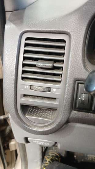 Recambio de rejilla aireadora para kia carnival ii (gq) 1999-2007 2.9 crdi referencia OEM IAM 0K53A6471X50 0K53A6471X50 