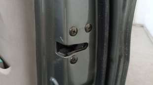 Recambio de cerradura puerta delantera derecha para kia carnival ii (gq) 1999-2007 2.9 crdi referencia OEM IAM 0K53A72310B 0K53A