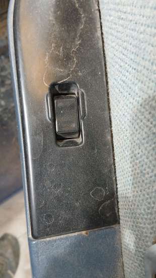 Recambio de mando elevalunas delantero derecho para nissan terrano i (wd21) 1986-1996 2.7 td 4wd referencia OEM IAM 2541152S00 2