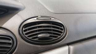 Recambio de aireador central derecho para ford focus i sedán (dfw) 1999-2009 1.8 tdci referencia OEM IAM 1123915 1123915 