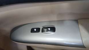 Recambio de mando elevalunas delantero derecho para kia carnival / grand carnival iii (vq) 2005- 2.9 crdi referencia OEM IAM 935
