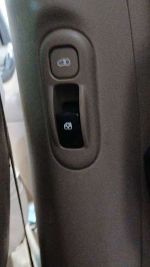 Recambio de mando elevalunas trasero derecho para kia carnival / grand carnival iii (vq) 2005- 2.9 crdi referencia OEM IAM 93580
