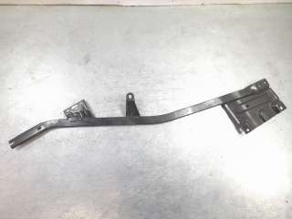 Recambio de travesaño inferior para ford mustang 2014- convertible gt referencia OEM IAM FR3B76102B56A  