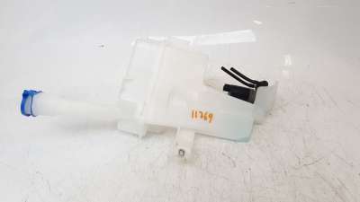 Recambio de deposito limpia para toyota yaris cross 2021-2022 hybrid fwd style referencia OEM IAM 85315K0070  