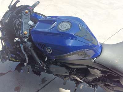 Recambio de deposito combustible para yamaha yzf-r 7 2023- yzf-r 7 referencia OEM IAM BEB241100000  