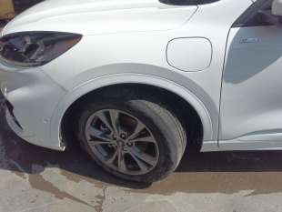 Recambio de aletin delantero izquierdo para ford kuga iii (dfk) 2019- 2.5 fhev referencia OEM IAM 2640770  