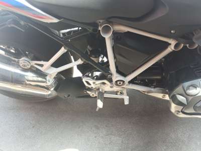 Recambio de estribo lateral para bmw r 1250 - r 1250 r (1r13) referencia OEM IAM 46718540797  