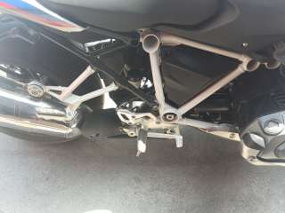 Recambio de estribo lateral para bmw r 1250 - r 1250 r (1r13) referencia OEM IAM 46718540797  