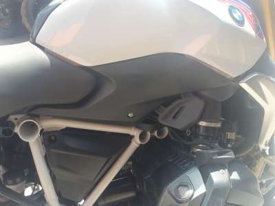 Recambio de moldura para bmw r 1250 - r 1250 r (1r13) referencia OEM IAM 46638534274  