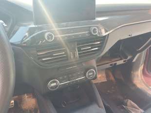 Recambio de aireador central para ford kuga 2019- titanium referencia OEM IAM 2427450  