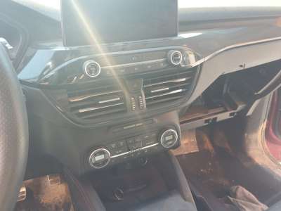 Recambio de aireador central para ford kuga 2019- titanium referencia OEM IAM 2427450  