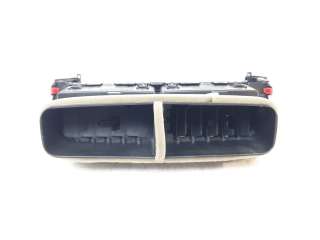 Recambio de aireador central para toyota yaris cross 2021-2022 hybrid fwd style referencia OEM IAM 55670K0090  