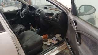 rover 25 i hatchback (rf) 1999-2006 del año 2000