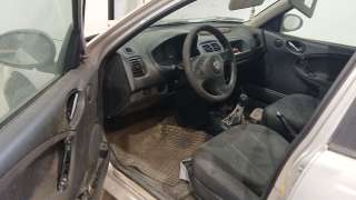 rover 25 i hatchback (rf) 1999-2006 del año 2000