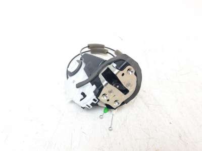 Recambio de cerradura puerta trasera derecha para toyota yaris cross 2021-2022 hybrid fwd style referencia OEM IAM M7314450M6  