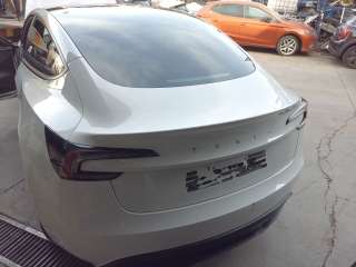 Recambio de porton trasero para tesla model 3 (5yj3) 2017- ev awd referencia OEM IAM 1714928ECB  