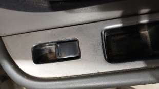 Recambio de mando elevalunas delantero derecho para nissan x-trail i (t30) 2001-2013 2.2 dci 4x4 referencia OEM IAM 254110V000 2