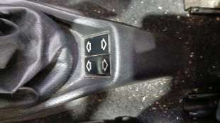 Recambio de mando elevalunas delantero izquierdo para citroën saxo (s0, s1) 1996-2004 1.5 d referencia OEM IAM 6552R4 6552R4 