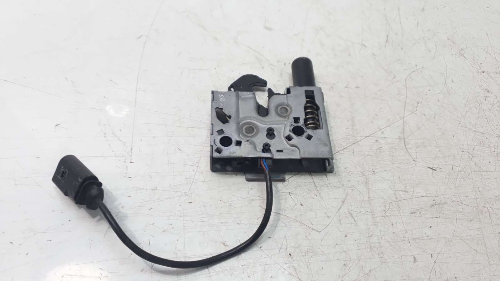 Recambio de cerradura capo para seat leon sportstourer (kl8, kld) 2020- 2.0 tdi referencia OEM IAM 4K0823509A   Recambio de cerradura capo para seat leon sportstourer (kl8, kld) 2020- 2.0 tdi referencia OEM IAM 4K0823509A