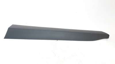 Recambio de moldura puerta delantera izquierda para toyota yaris cross 2021-2022 hybrid fwd style referencia OEM IAM 75074K2010 