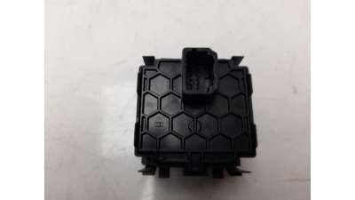 INTERRUPTOR RENAULT CAPTUR  - M.1048727 / 251900567R