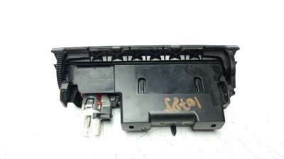CENICERO VOLKSWAGEN PASSAT BERLINA  - M.1144199 / 3C0863284A