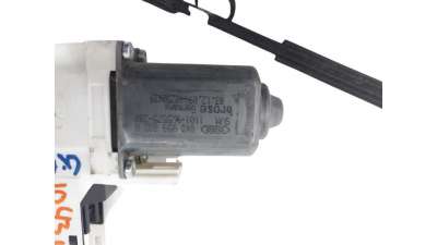 MOTOR ELEVALUNAS DELANTERO DERECHO AUDI A4 BER.  - M.1163639 / 8K0959802A