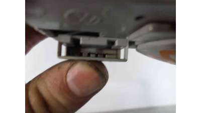 LUZ INTERIOR VOLKSWAGEN POLO BERLINA  - M.412587 / 6N0947105E