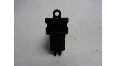 MANDO ELEVALUNAS DELANTERO DERECHO NISSAN QASHQAI  - M.564125 / 25411JD000