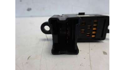 MANDO ELEVALUNAS TRASERO IZQUIERDO NISSAN NAVARA PICK-UP  - M.663025 / 25411EA003
